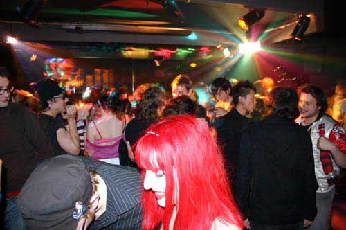 misshapes + crowd