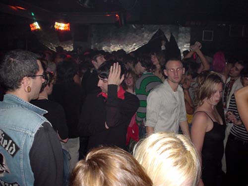 misshapes + crowd