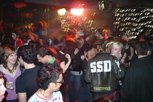 misshapes + crowd
