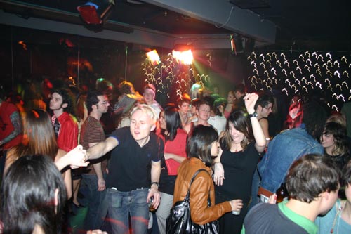 misshapes + crowd