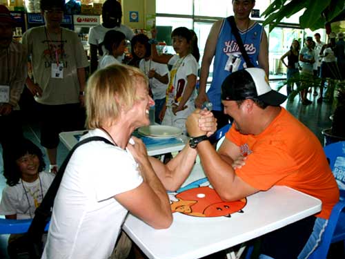 arm wrestle