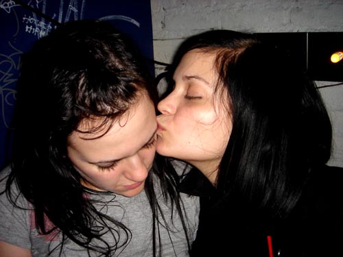 kiss