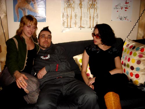 amanda, katie, siege