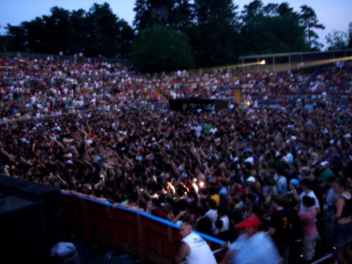 crowd + great adventure