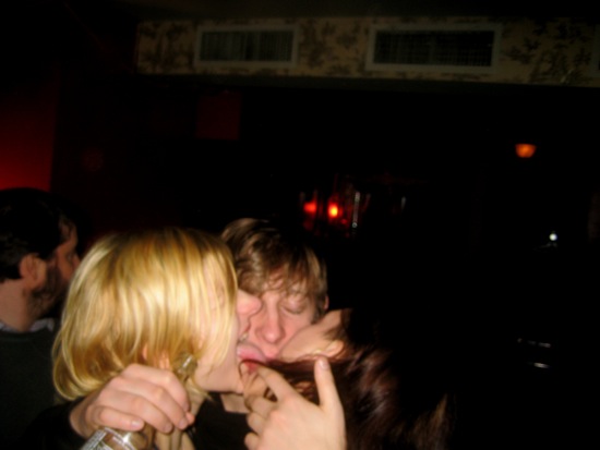 kiss