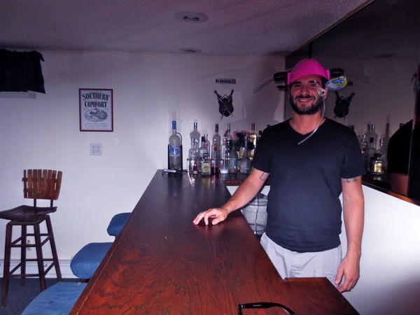 bar