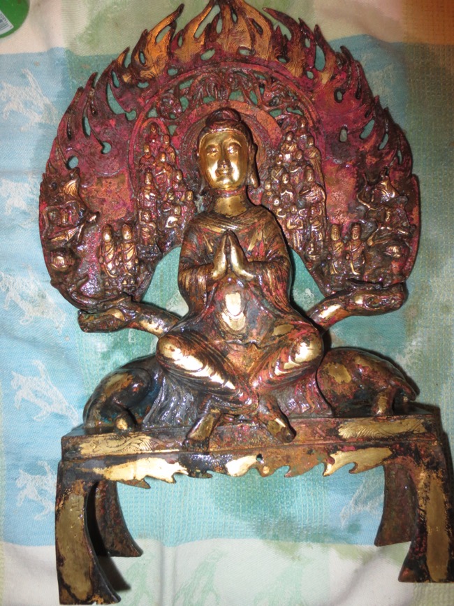 statue