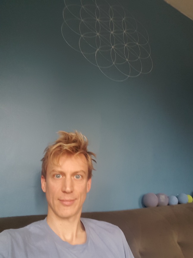 messy hair