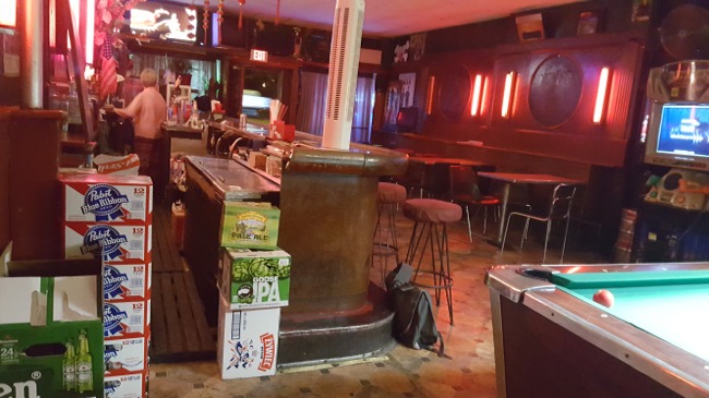 bar